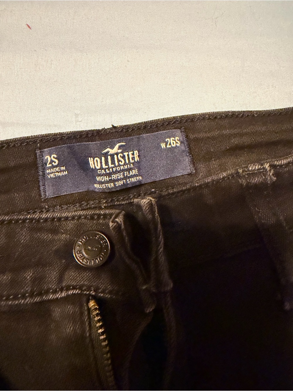 Hollister Black Flared High-Rise Jeans - Picture 3 of 4